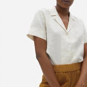 Everlane the linen short sleeve notch button up shirt in canvas off white color